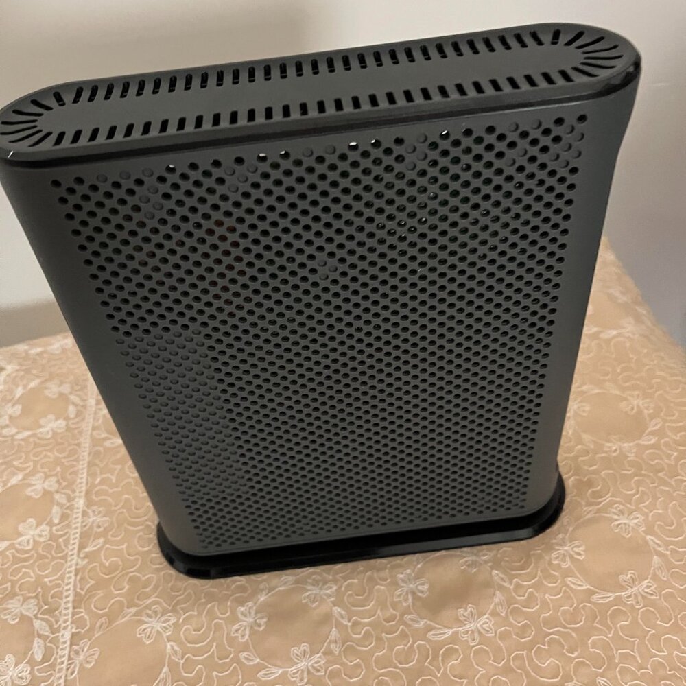 Motorola Cable Modem plus AC1600 Router (Used) - Picture 3 of 4